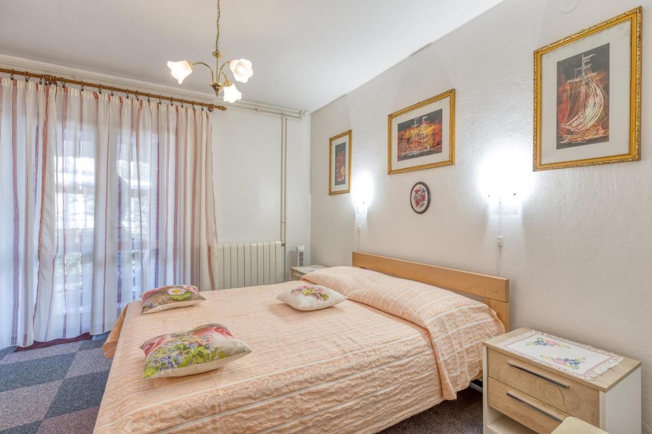 Apartment Complex Nevia Poreč Zewnętrze zdjęcie